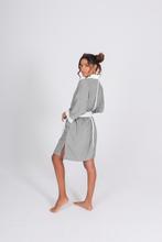 Load image into Gallery viewer, Terry Cloth Kimono - Gstaad Grey