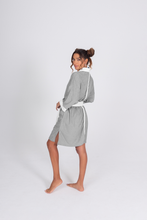 Load image into Gallery viewer, Terry Cloth Kimono - Gstaad Grey
